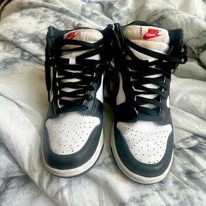 Women’s 7.5 Nike Panda Jordan’s Black and White With Red Flap❤️